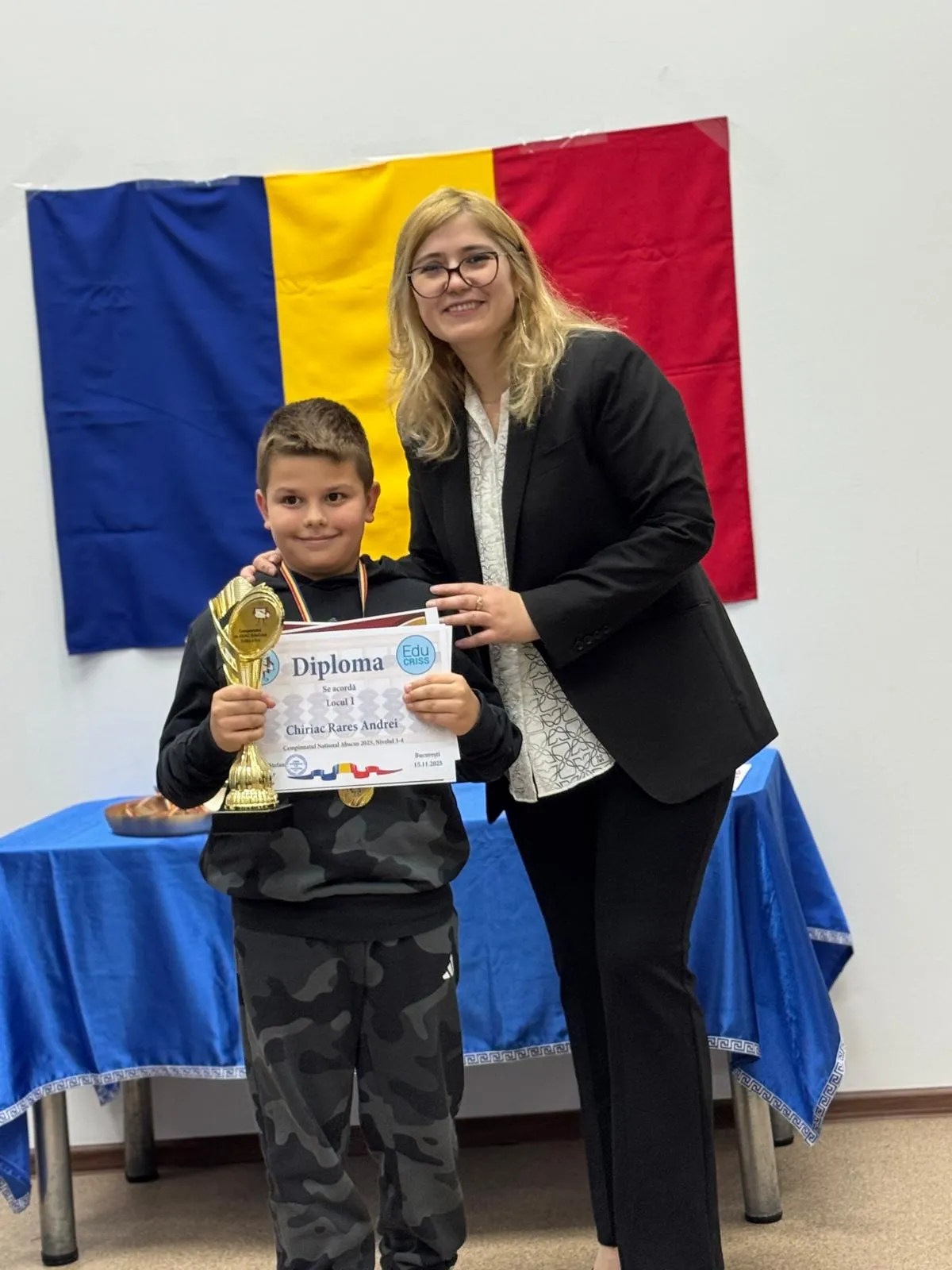 Campion EduCriss, locul 1, cu diplomă și trofeu