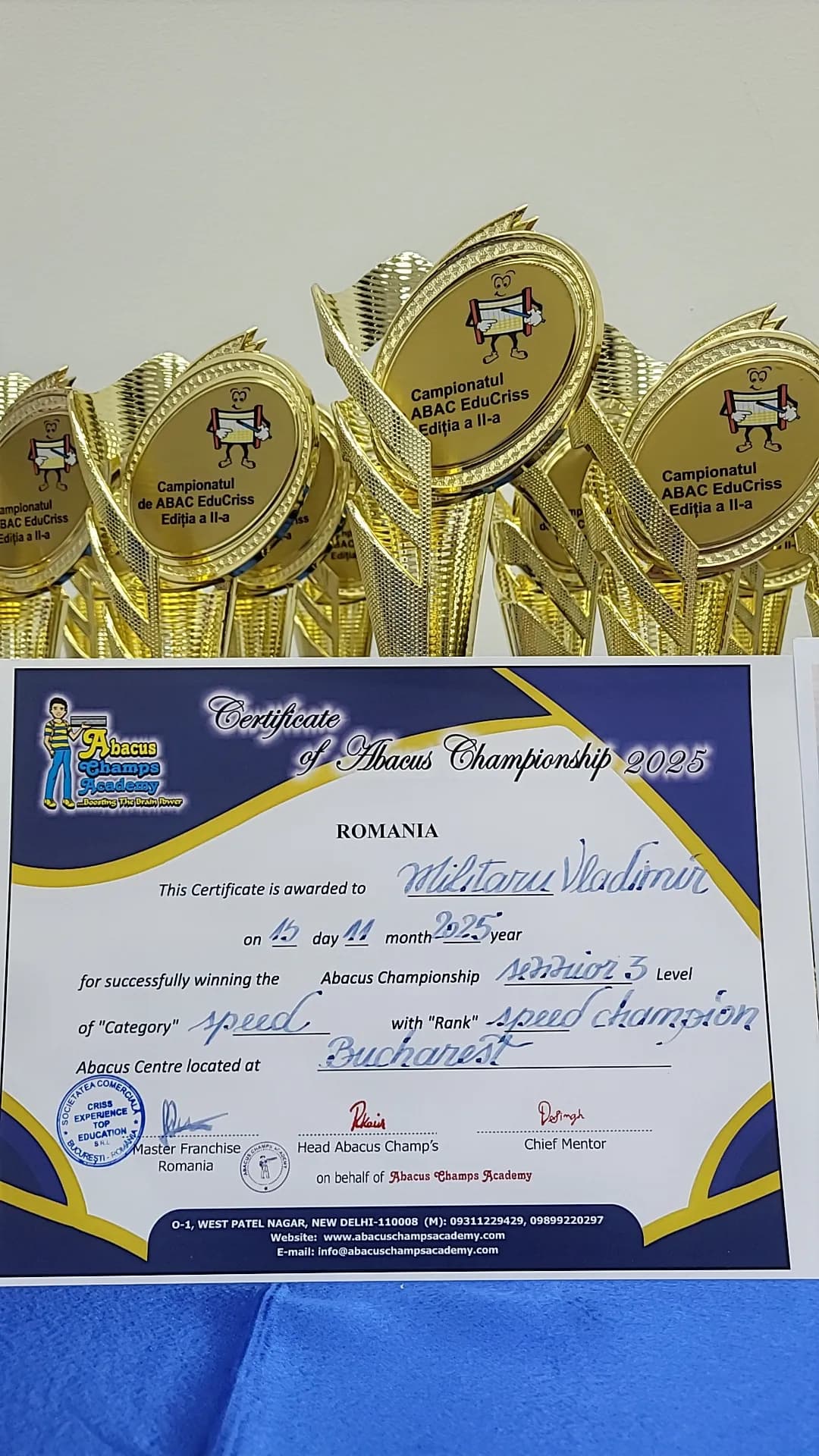 Elev EduCriss cu diploma și medalia de campion